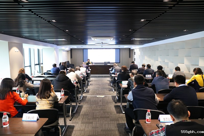 会场照片_副本.jpg