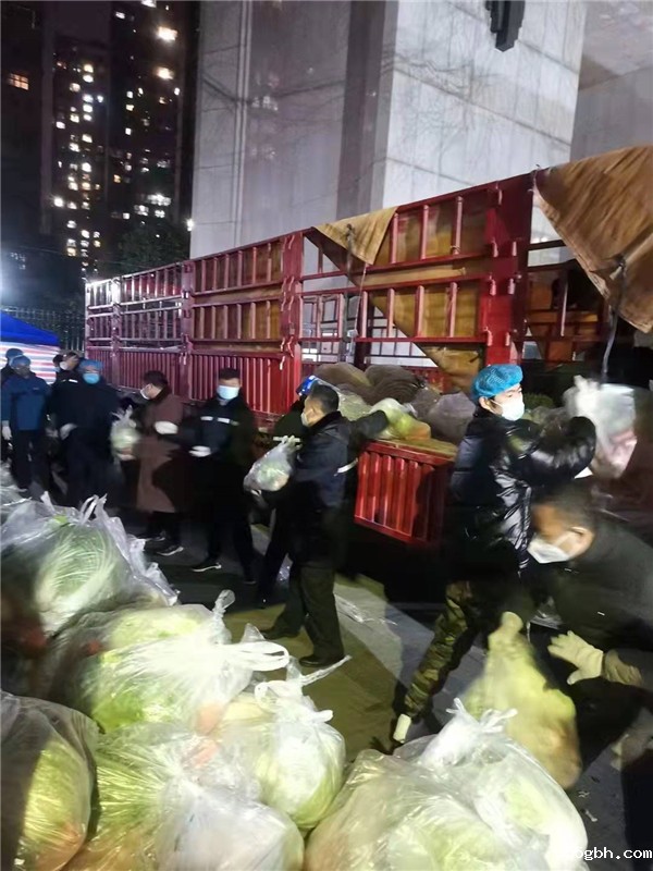 kaiyun彩票官网：响彻在战“疫”前线的入党誓词 配图2.jpg