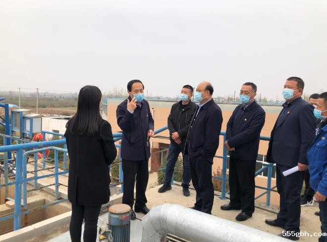 大荔县委书记由建新到水环境公司大荔县经开区污水处理厂调研.jpg