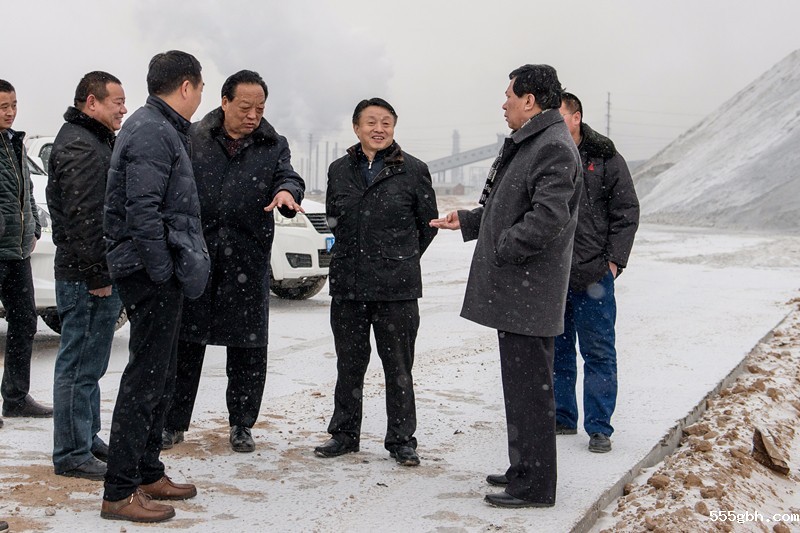 集团公司领导到项目现场实地调研_副本.jpg