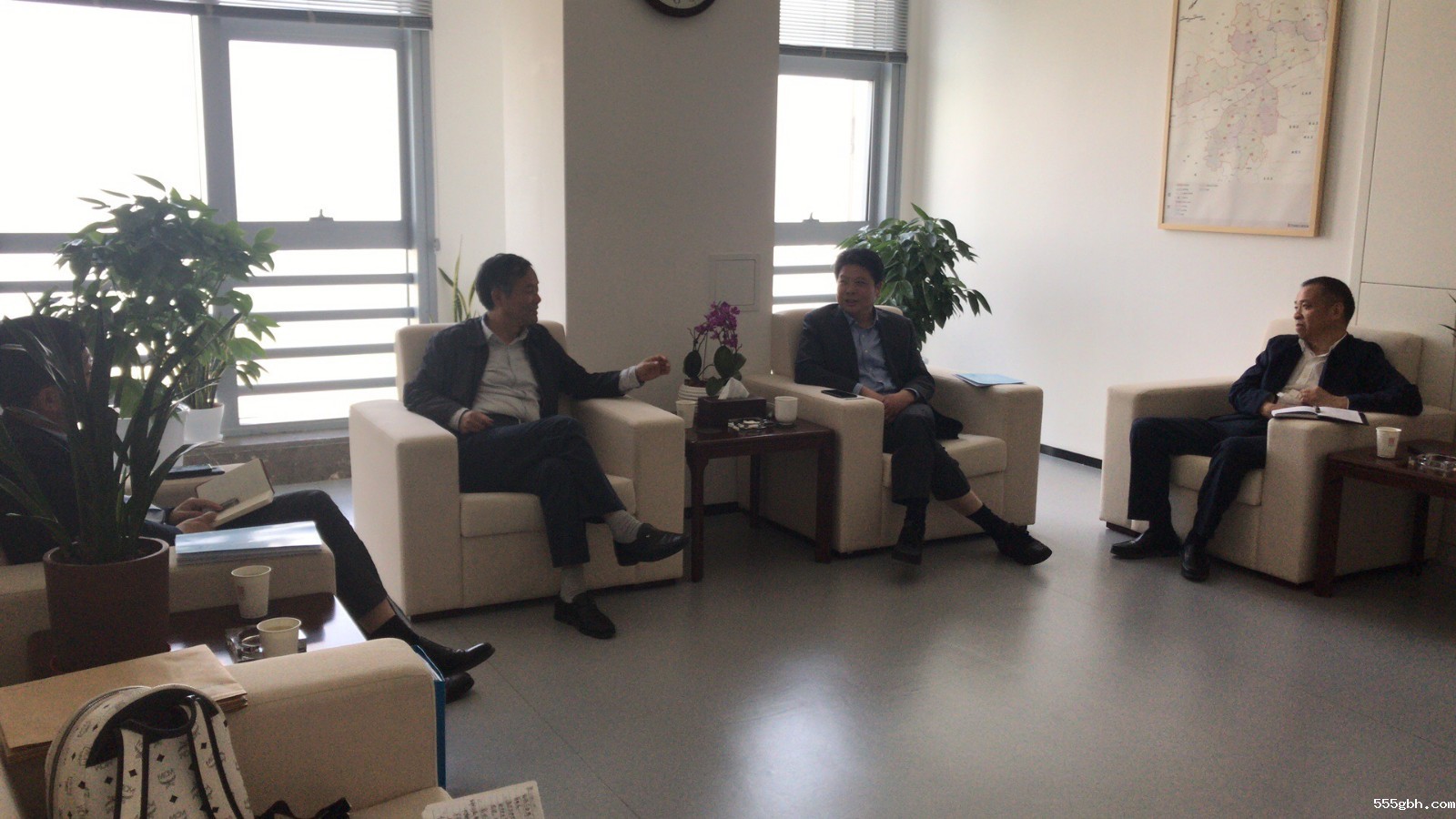 集团公司领导赴西咸新区深入交流.jpg