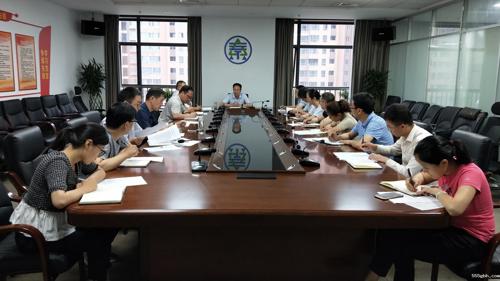 固废公司传达落实集团领导干部会议精神.jpg