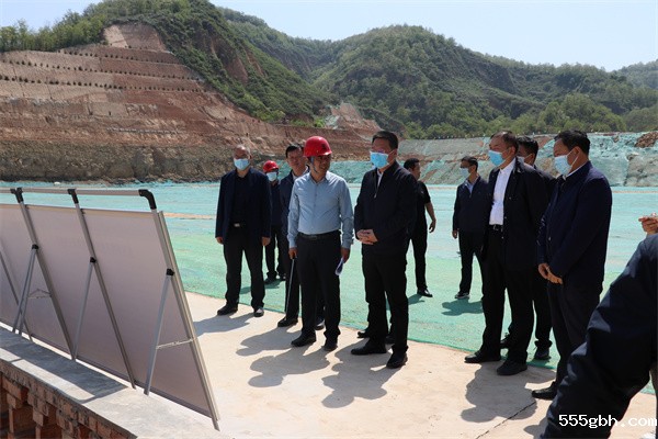 严汉平到国源公司延安垃圾发电项目现场调研.jpg