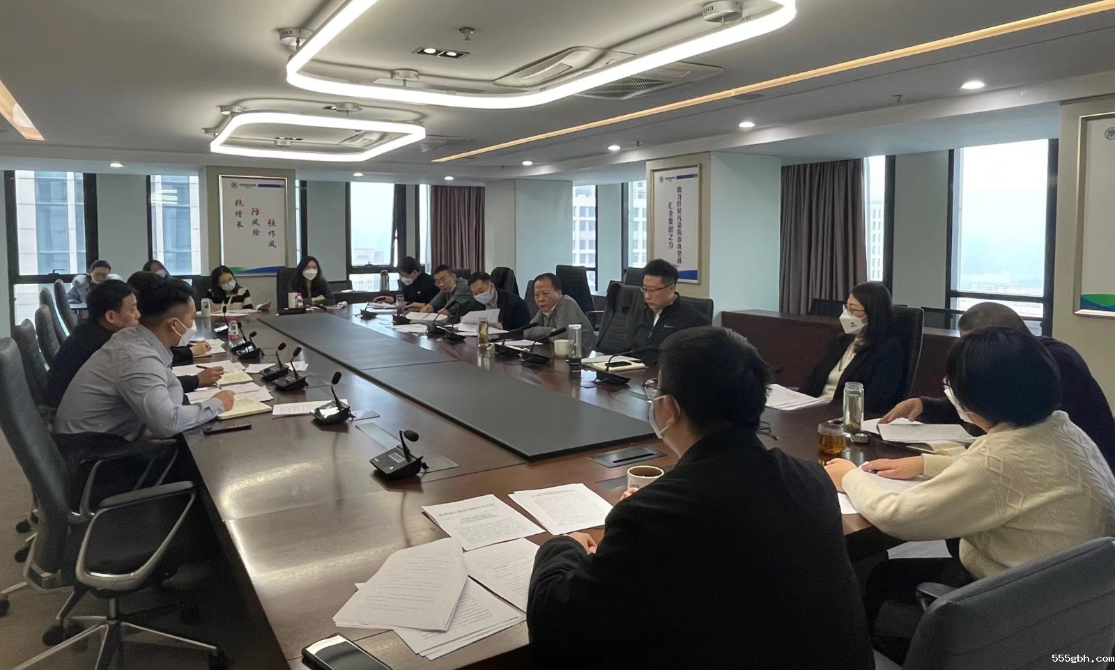 顾峰带队督导绿色能源公司及延安工程公司重点经营事项推进情况照片.jpg