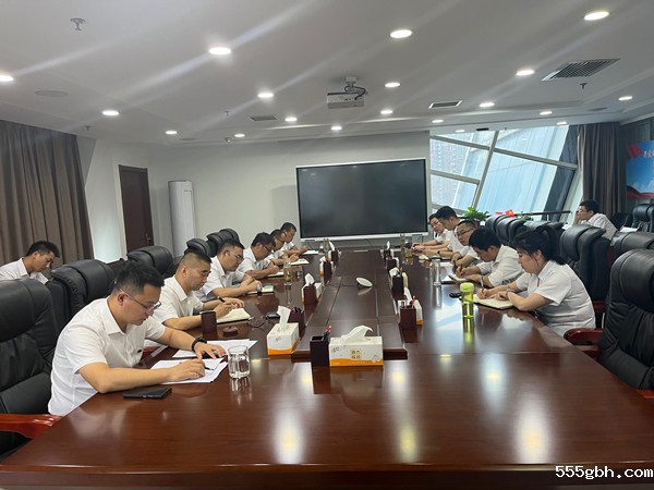 水环境公司传达学习集团公司“三个年”活动推进会议精神会议照片_副本.jpg
