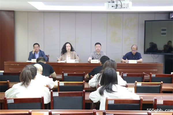 延安环保公司传达学习集团党委深入贯彻中央八项规定精神学习教育暨巡视整改工作会会议精神+照片.jpg